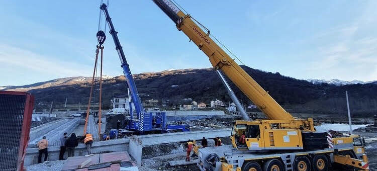 Radovi na izgradnji mosta na rijeci Vruja privode se završetku – postavljene betonske grede